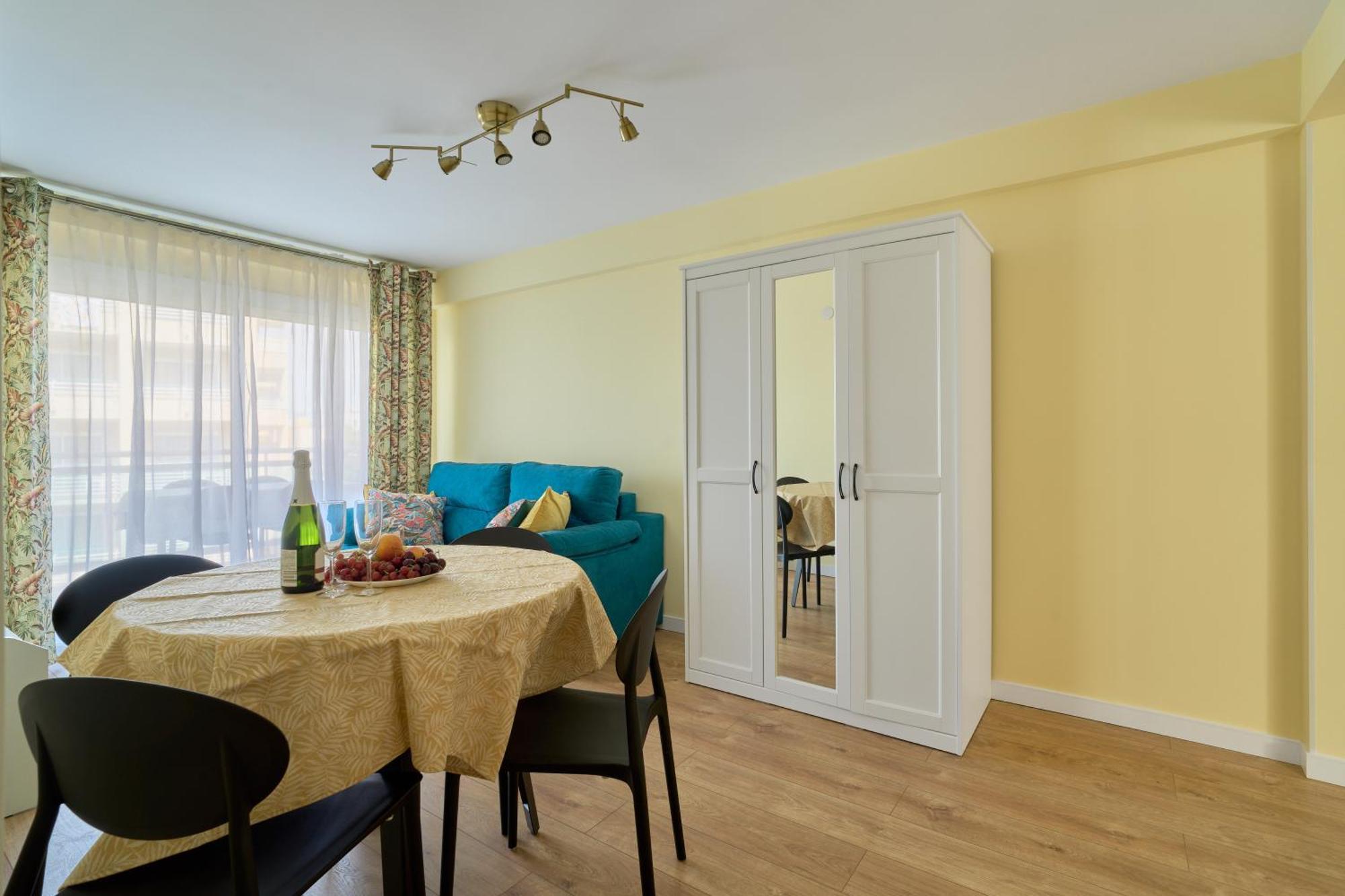 Casa Ola Apartment Салоу Екстериор снимка